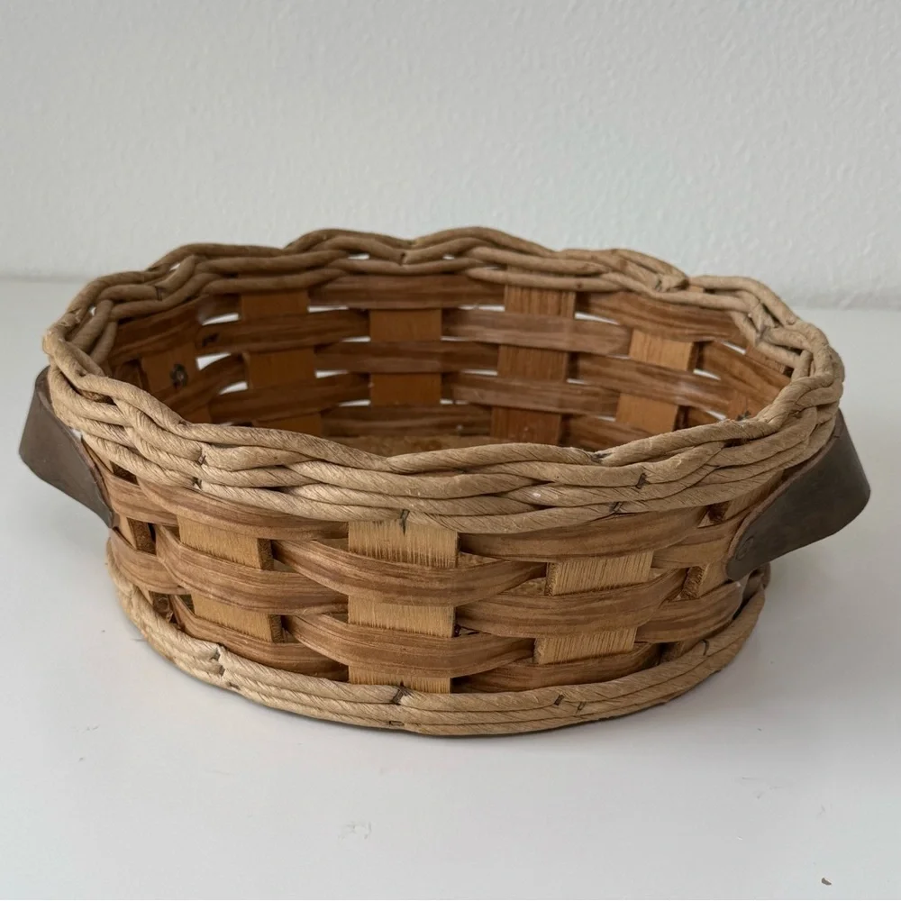 Vintage 70’s Pyrex Woven Basket Casserole Dish Holder with Leather Handles Rare!